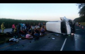 COLISIÓN DE BUS CONTRA TRACTOR DEJA 11 HERIDOS