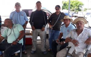TAXISTAS LEVANTA LA MEDIDA Y DAN PLAZO AL GOBIERNO