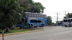 SUJETOS ARMADOS ASALTAN BUS EN PLENA VÍA INTERAMERICANA