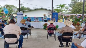 Presidente Laurentino Cortizo, se reune con productores de Mariato.