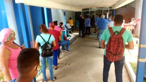 MINSA suspende atención en puestos fijos en Santiago.