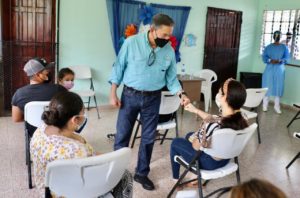 Presidente Laurentino Cortizo, realiza recorrido por centros de vacunación en Soná y Montijo.