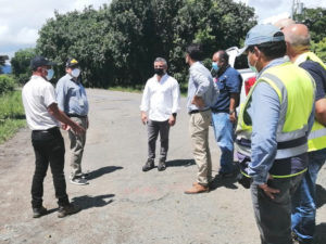 Ministro del MOP, inspecciona avance del proyecto vial Atalaya-Mariato-Quebro.
