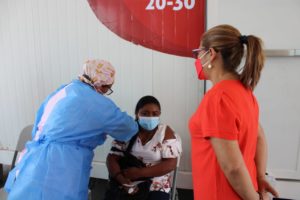 Inicia segunda vuelta de vacunación Pfizer y Astrazeneca en Santiago, de las jornadas masivas en el circuito 9-1.