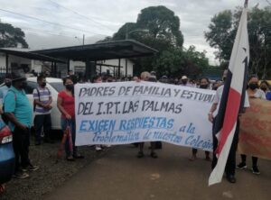 Dos colegios en Veraguas suspenden medidas de paro.