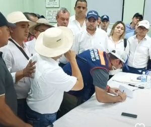 Combustible baja a B/3.25 el galón subsidiado, tras acuerdo entre el gobierno y ANADEPO.