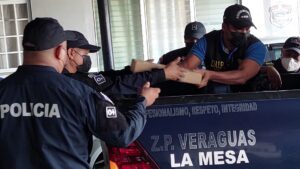 Policia Nacional, encuentra cargamento de armas y municiones en La Mesa.