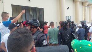Fracaso en la mesa de diálogo para poner fín a huelga nacional por el alto costo del combustible.