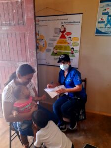 Moradores de Isla Cébaco reciben atención médica.