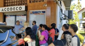 Interponen quejas ante la ACODECO por daños en proyecto residencial en Santiago.