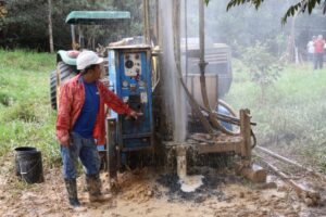 Productores se preparan para la época seca con la perforación de pozos.