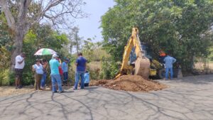 Residentes de Punta Dorada en Santiago siguen sin agua.