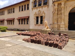 En alerta por trabajos en la escuela Normal de Santiago.