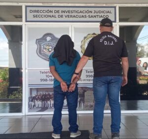 Quedó detenido por amenazar con un cuchillo a una maestra en Cañazas.