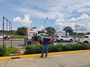 Cruces peligrosos en Santiago, urge la construcción de puentes peatonales.