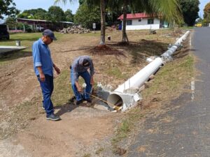 Detectan irregularidades en construcciones en Santiago.