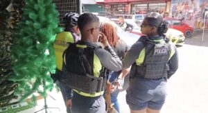 Mujeres aprovechaban días de compra para hurtar, fueron capturadas por la Policía.