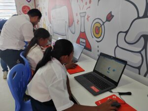 Piedra de Amolar cuenta con nuevas y modernas infraestructuras e Internet satelital.