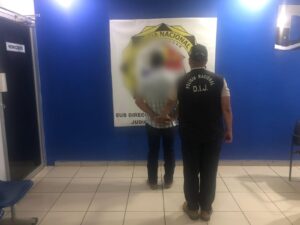 Unidad de la Policía Nacional pierde uno de sus manos en medio de una discusión familiar.