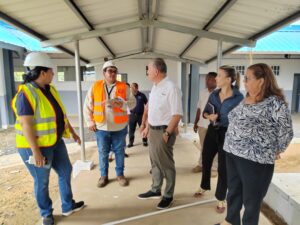 Contralor fiscaliza proyectos en Veraguas.