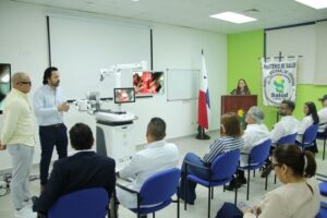 Incorporan equipo con asistencia robótica en el hospital regional de Veraguas.