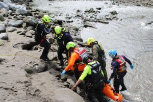 Equipos de emergencia encuentran sin vida a joven veragüense que se mantenía desaparecido en Chiriquí.