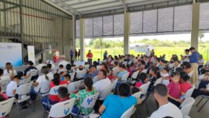 Niños en Veraguas, reciben beca para evitar el trabajo infantil.