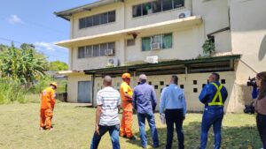 SINAPROC evalúa estructuras vulnerables en Veraguas tras fuerte movimiento sísmico.