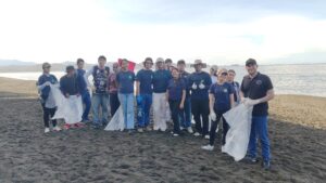 Ambientalistas en Veraguas, realizan limpieza de playas para proteger los océanos.