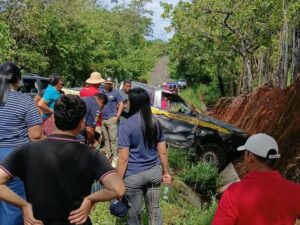 Representante de Hicaco se accidente, afortudamente resultó ileso.