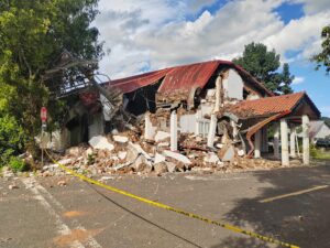 Templos sufren daňos por terremoto en Veraguas.