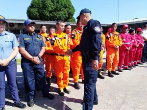 Estamentos de Seguridad, preparados para operativos durante fiestas de calle en Santiago.