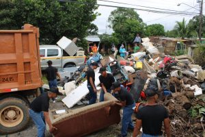 Exitosa jornada de limpieza en el distrito de Santiago.
