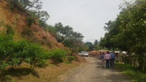 Viven atemorizados por constantes deslizamientos en La Foresta A de Santiago.