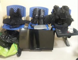 Hurtan implementos policiales en Santa Librada de Santiago.